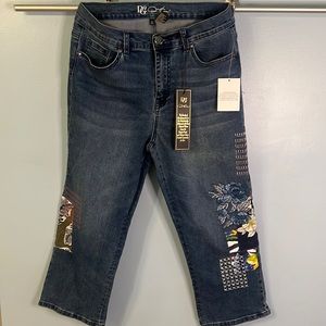 DG2 Diane Gilman capri jeans embroidery, patches boho chic! Size 12. NWT.